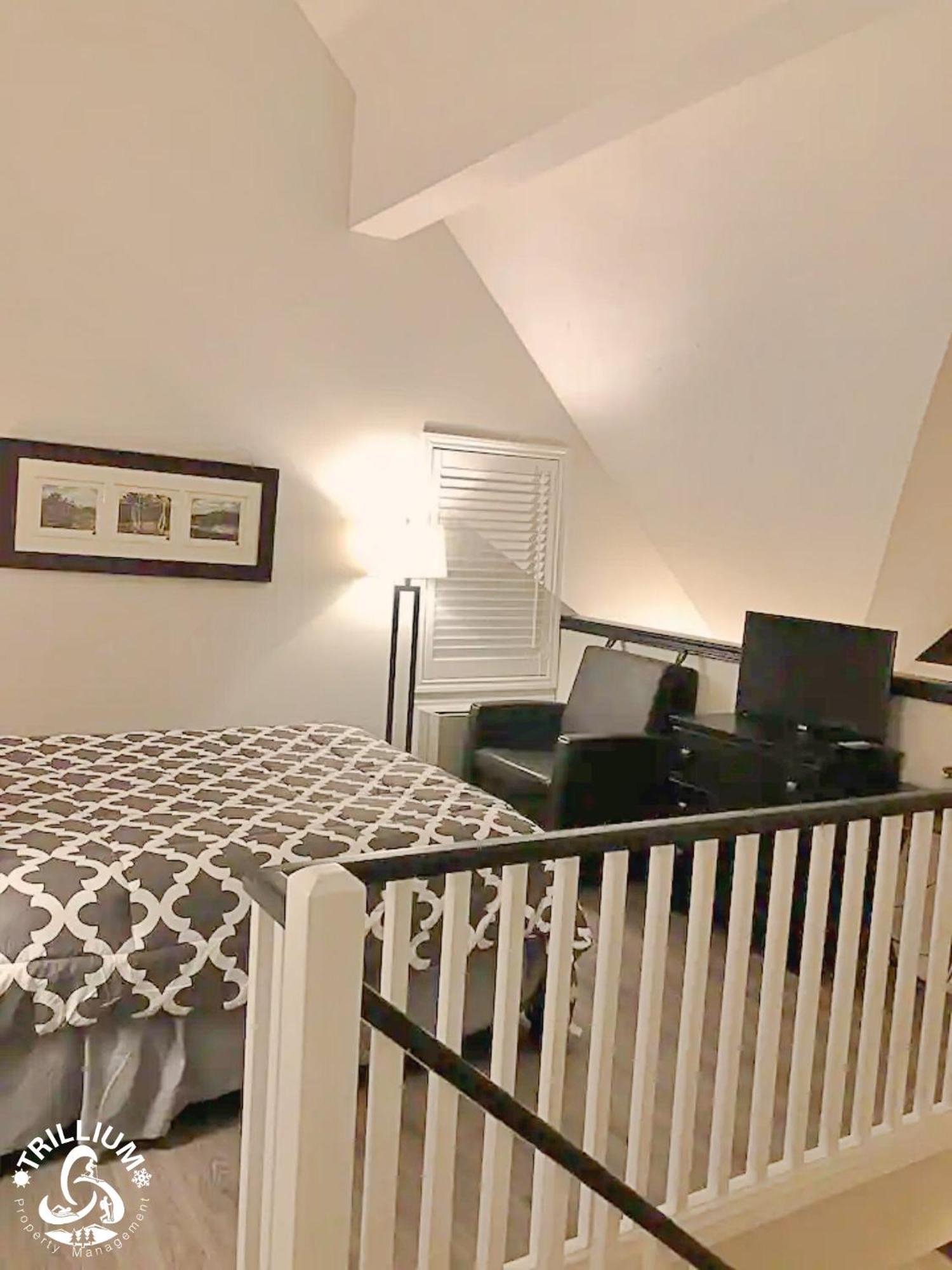 Blue Mountain, Collingwood - Loft Condo, Sleeps 4 Blue Mountains Zewnętrze zdjęcie