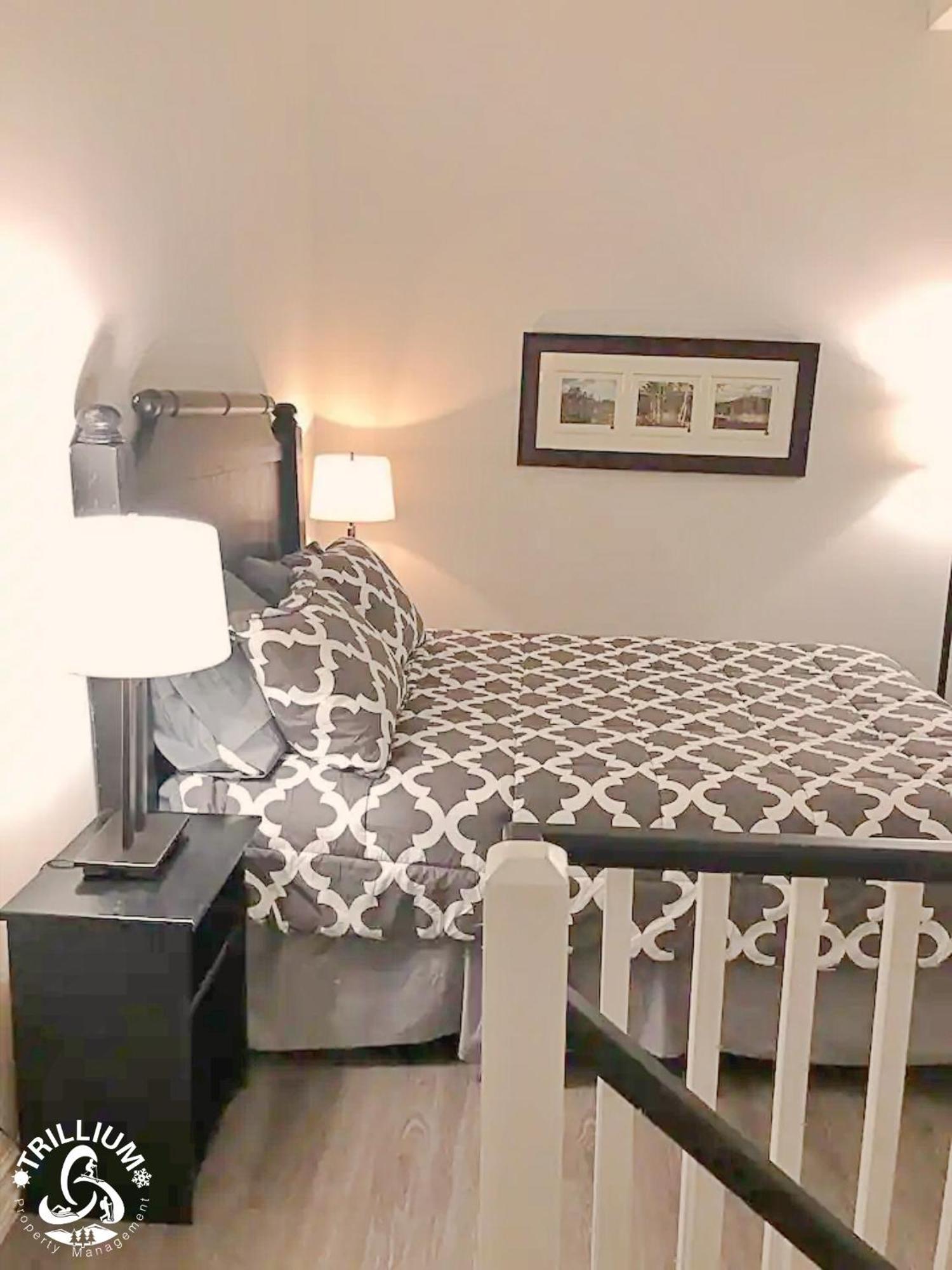 Blue Mountain, Collingwood - Loft Condo, Sleeps 4 Blue Mountains Zewnętrze zdjęcie